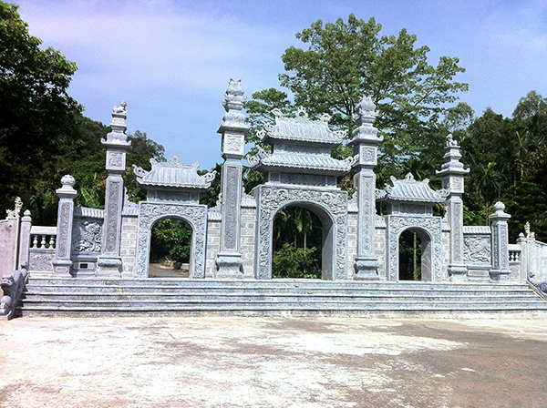 Giá cổng chùa bằng đá
