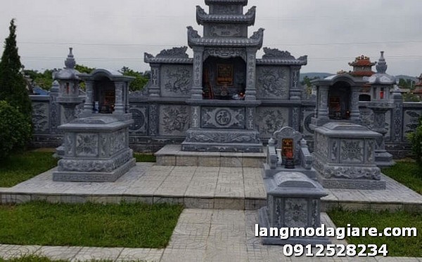 Lăng mộ đá đẹp được làm từ đá xanh cao cấp tại Lâm Đồng