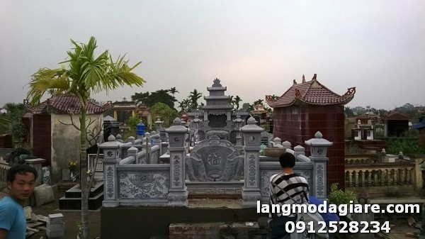 Mộ đá và khu lăng mộ đá tại Lâm Đồng