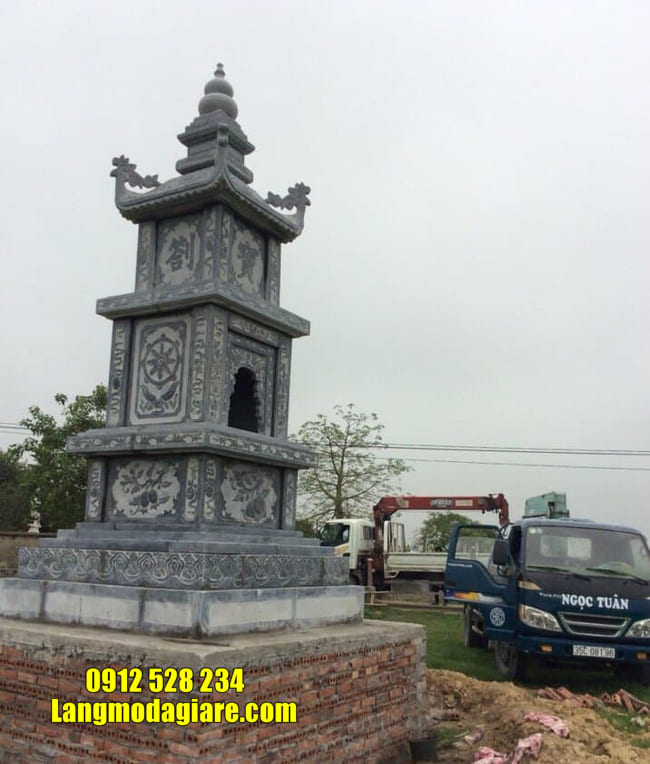 mẫu mộ tháp đá tại Lâm Đồng