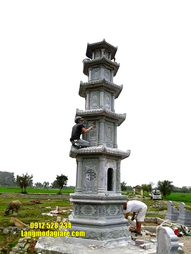 mộ tháp đá tại Bình Phước