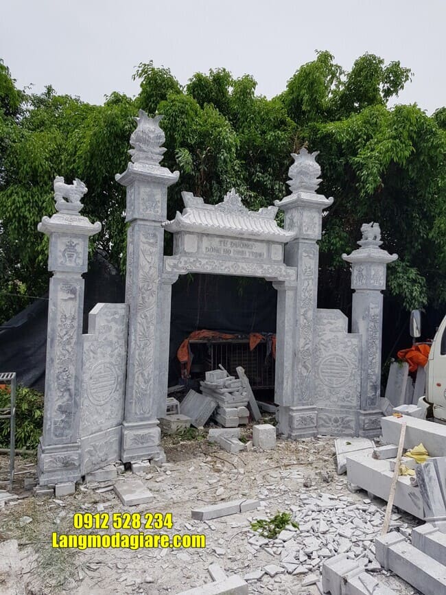cổng nhà thờ họ bằng đá tại Hưng Yên