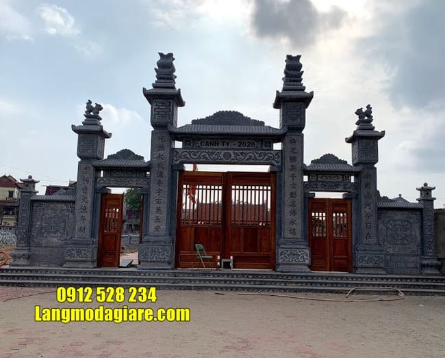 cổng tam quan bằng đá tại Vĩnh Phúc